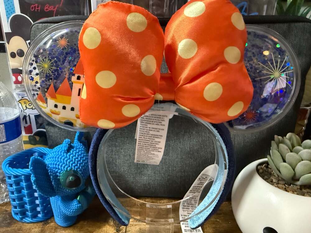 Disney Parks 2023 Minnie Mouse Ear Headband Liquid Glitter Shaker Bow